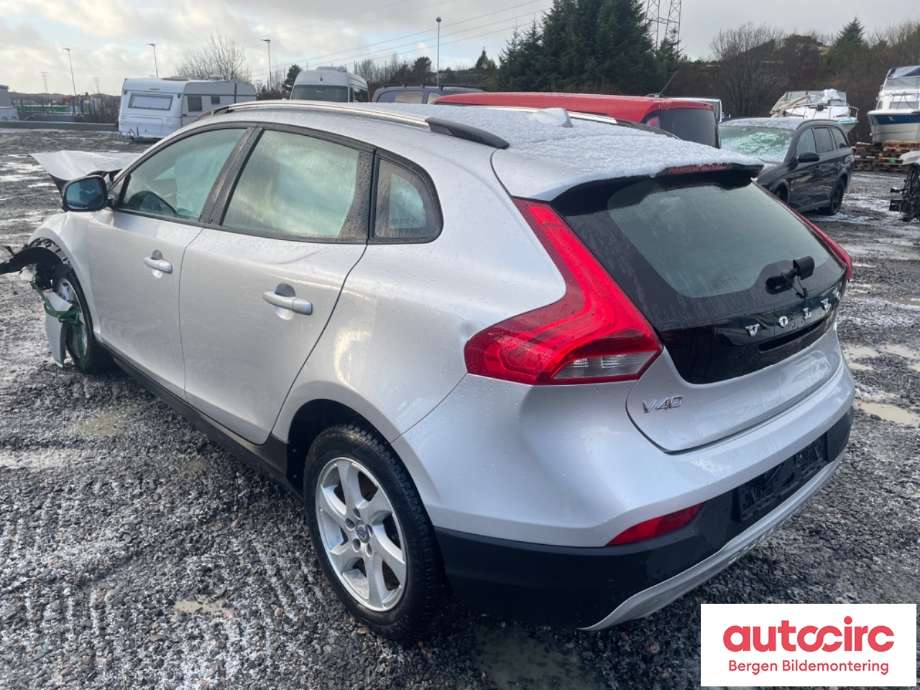 Volvo V40 2012-2019 , Motorkode: D4162T, Girkassekode: 