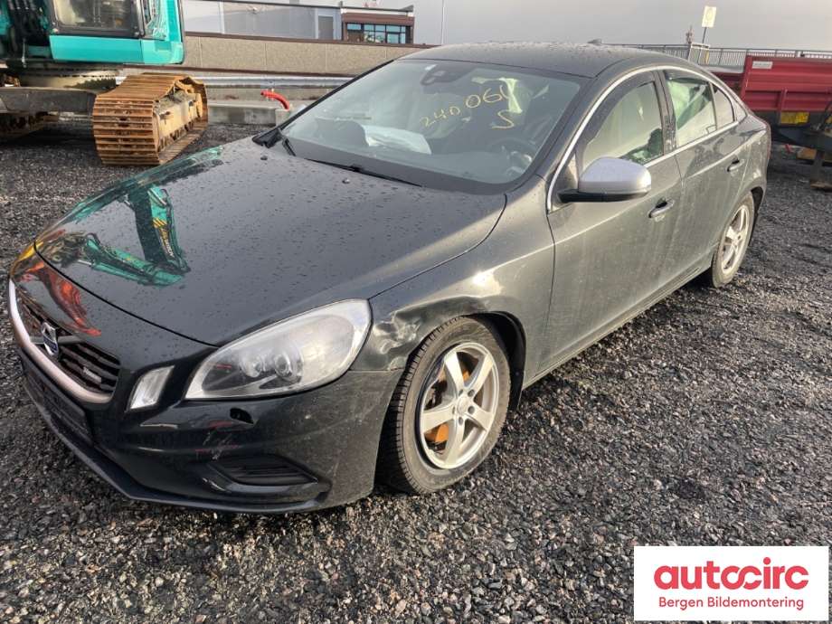 Volvo S60 2010-2014 (Type II, Fase 1) , Motorkode: D5204T3, Girkassekode: M66