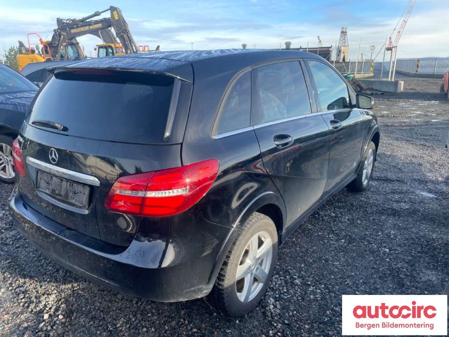 Mercedes B-Klasse 2011-2018 (W246) (W246), Motorkode: EM0004, Girkassekode: 