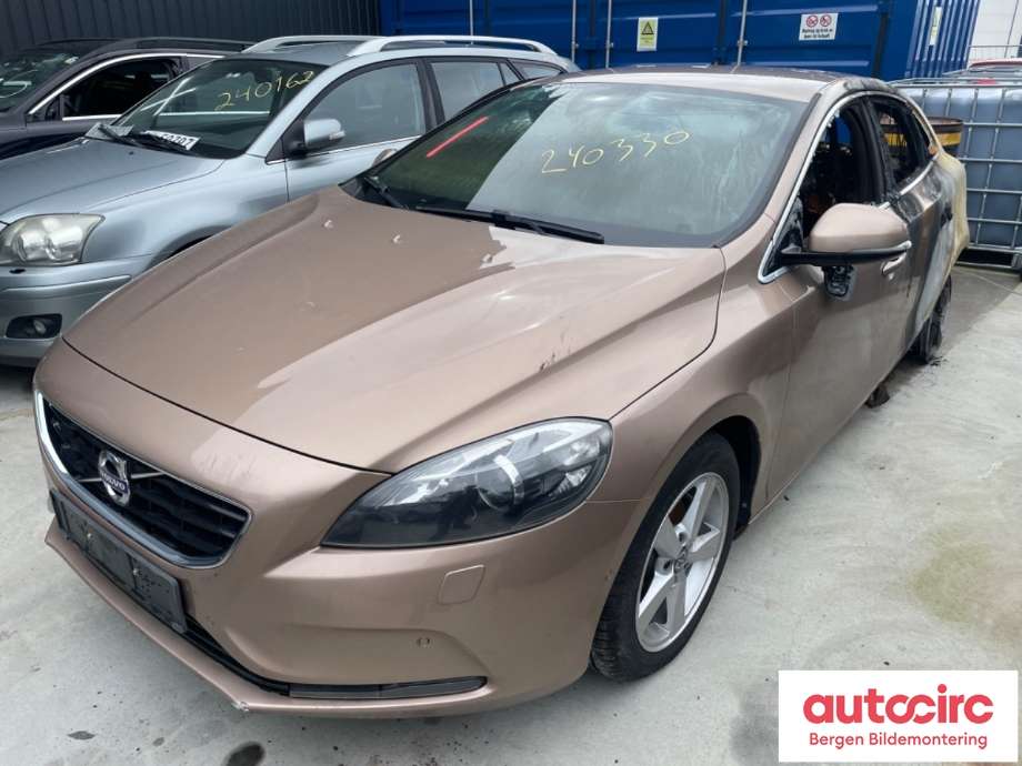 Volvo V40 2012-2019 , Motorkode: D4162T, Girkassekode: 