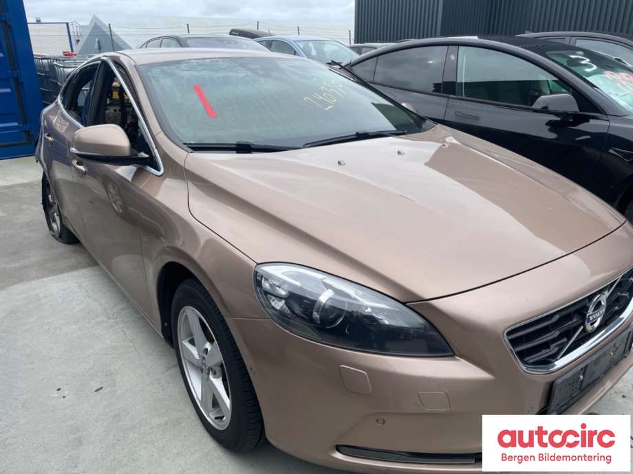 Volvo V40 2012-2019 , Motorkode: D4162T, Girkassekode: 