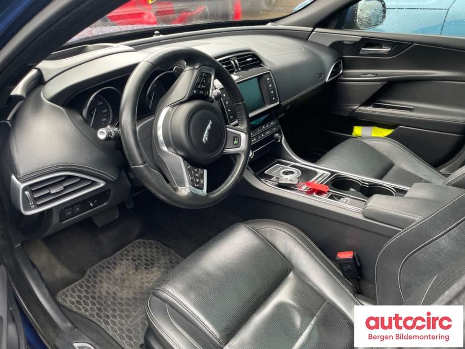 Jaguar XE 2015-->> , Motorkode: 204DTA, Girkassekode: ZF 8HP45
