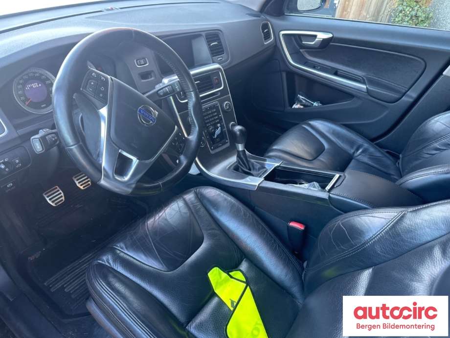 Volvo V60 2010-2013 (Type I, Fase 1) , Motorkode: D4162T, Girkassekode: 