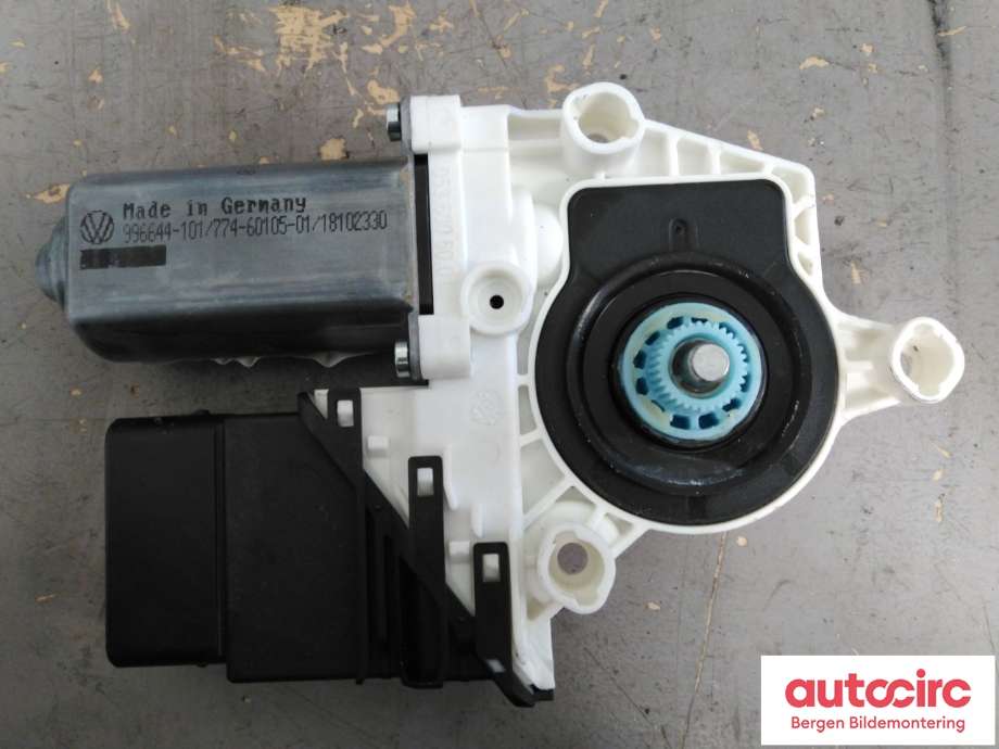 Ruteheis høyre til Škoda Octavia 2009-2013 (Type II, Fase 2) (SKODA|5K0 959 704 A|)