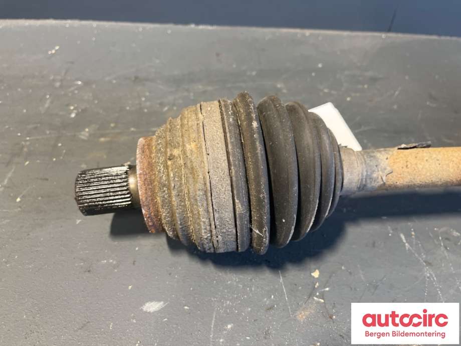 Drivaksel venstre foran til VW Golf VI 2008-2012  (VOLKSWAGEN|1K0 407 271 CP|)