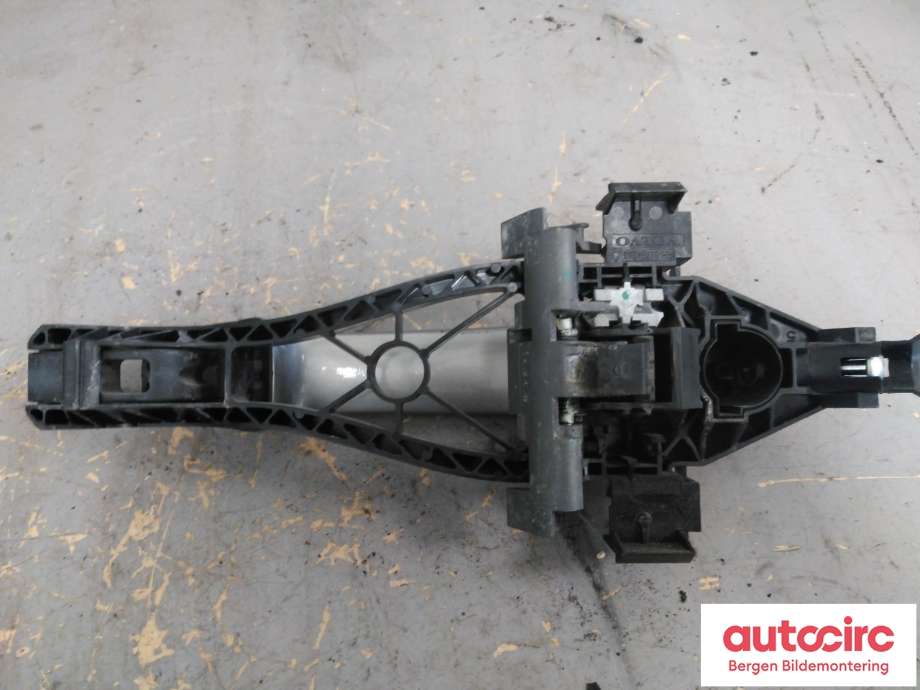 Dørhåndtak utv høyre foran til Volvo V70 2007-2013 (Type III, Fase 1)  (VOLVO|39879658|30784203|)