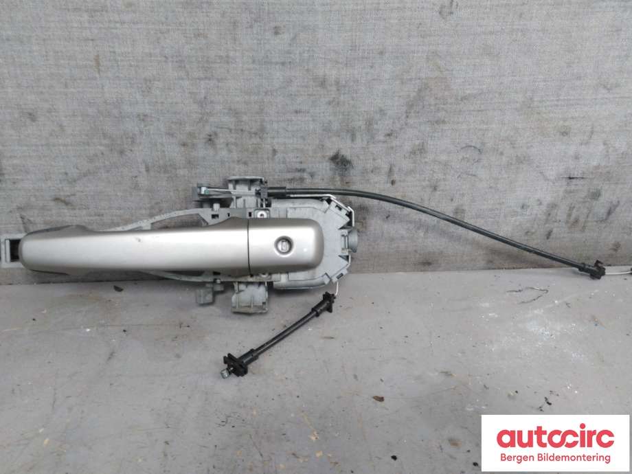 Dørhåndtak utv venstre foran til Volvo V70 2007-2013 (Type III, Fase 1) (VOLVO|39879658|30784198|)