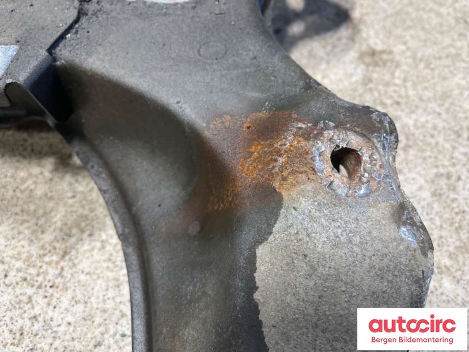 Travers foran hoved til Volvo XC90 2007-2014 (Type I, Fase 2) (VOLVO|30776400|)