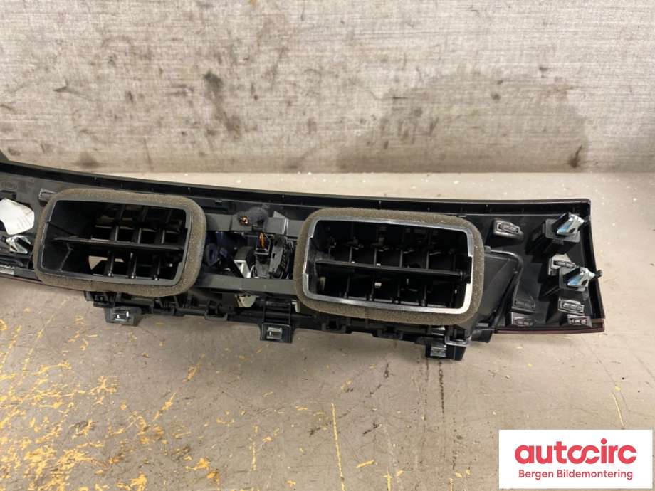 Dashbord friskluftdyse til BMW X1 2015-2022 (F48) (F48) (BMW|64 22 9 292 741|51 45 9 332 246|)