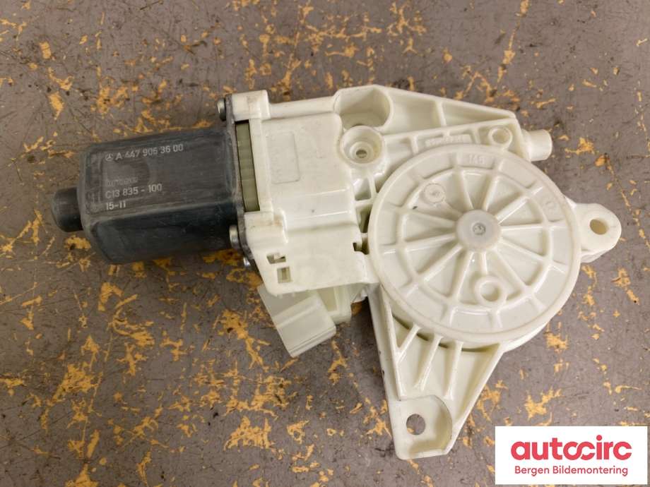 Ruteheis høyre til Mercedes Vito 2014-->> (W447) (W447) (MERCEDES|A 447 906 36 00|)