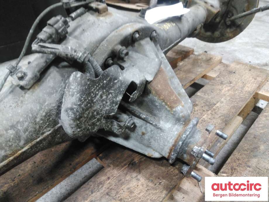 Kardang klokke bak til Toyota Hilux 2020-->>  (TOYOTA|411100K830|)