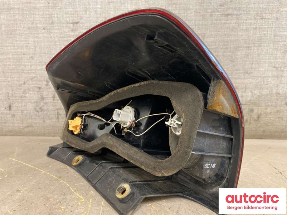 Baklykt venstre til Toyota Land Cruiser 120 2002-2009  (TOYOTA|8156160621|8156160620|)