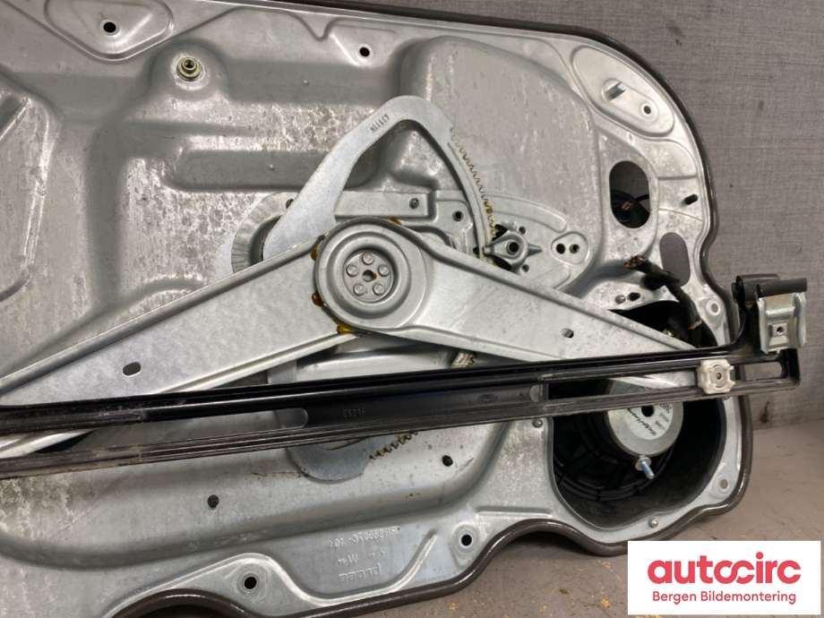 Ruteheis til Ford Kuga 2008-2012 (Type I)  (FORD|3M51-R23200-DA|1738646|)