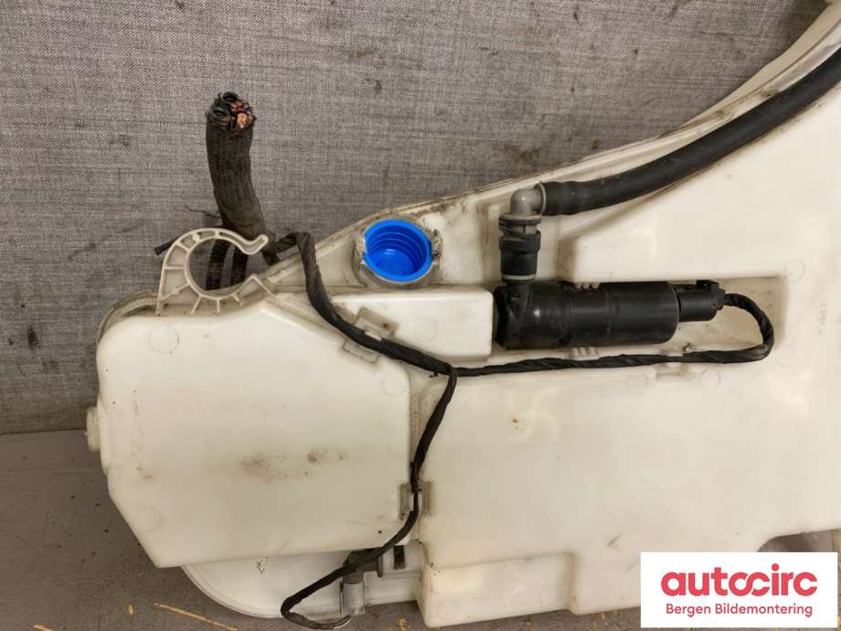 Spylertank til BMW 5-Serie 2010-2017 (F10/F11) (F10/F11) (BMW|61 66 7 269 669|)