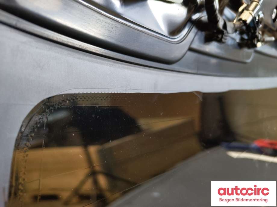 Bakrute til BMW 5-Serie 2010-2017 (F10/F11) (F10/F11) (BMW|51 31 7 206 563|)