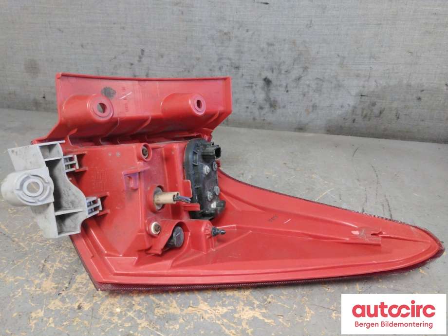 Baklykt venstre til Toyota Auris 2013-2015 (Type II, Fase 1) (TOYOTA|8156102710|)