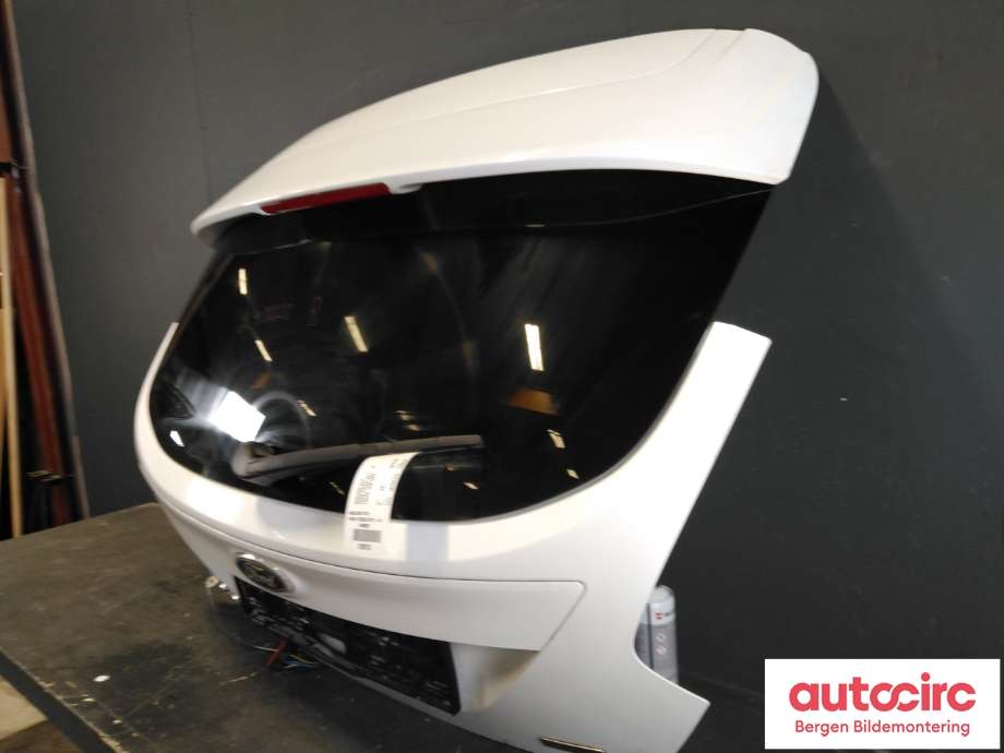 Bakluke til Ford Focus 2011-2014 (Type III, Fase 1)  (FORD|PBM51-A40410-AE|)