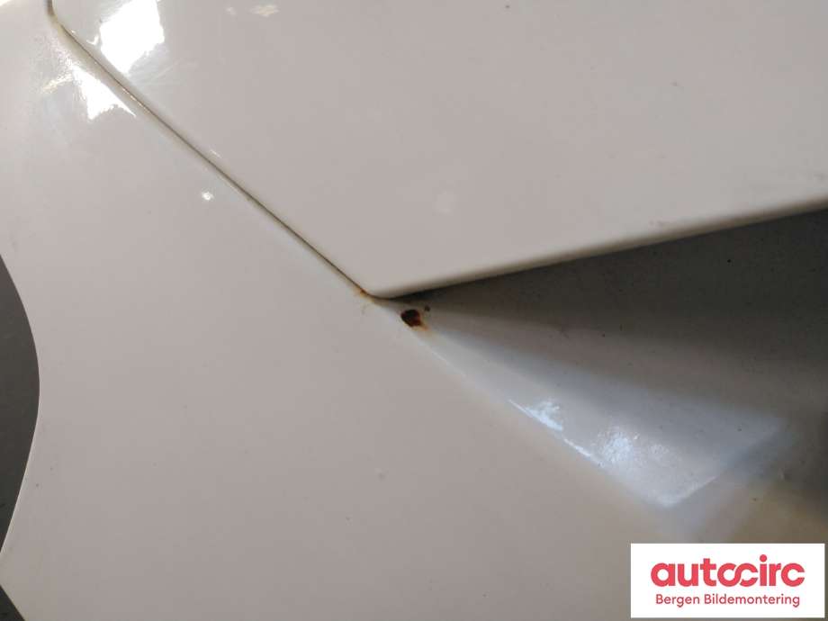 Bakluke til Ford Focus 2011-2014 (Type III, Fase 1)  (FORD|PBM51-A40410-AE|)