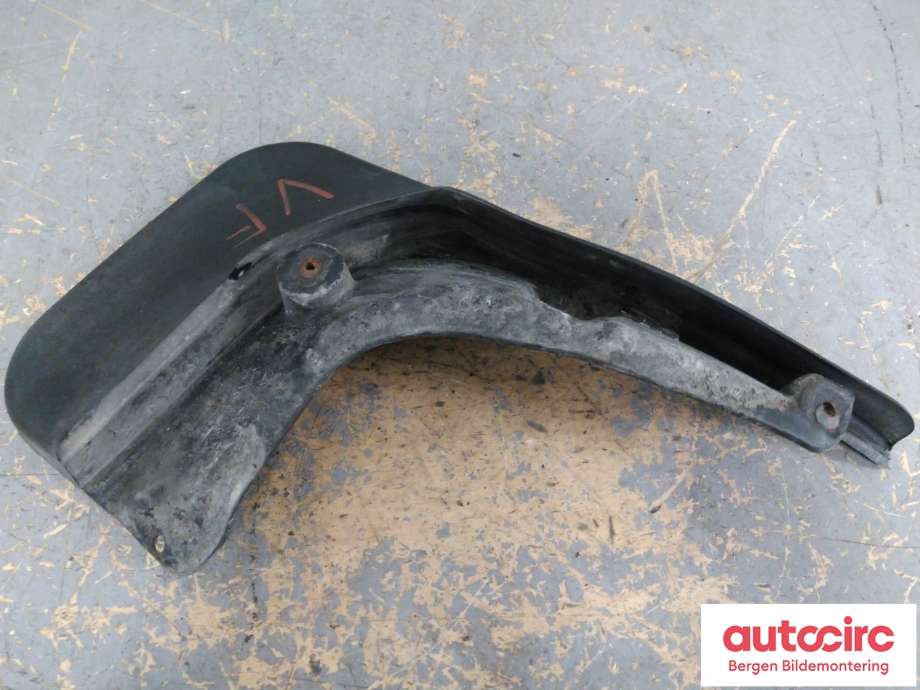 Skvettlapp til Ford Focus 2011-2014 (Type III, Fase 1)  (FORD|)