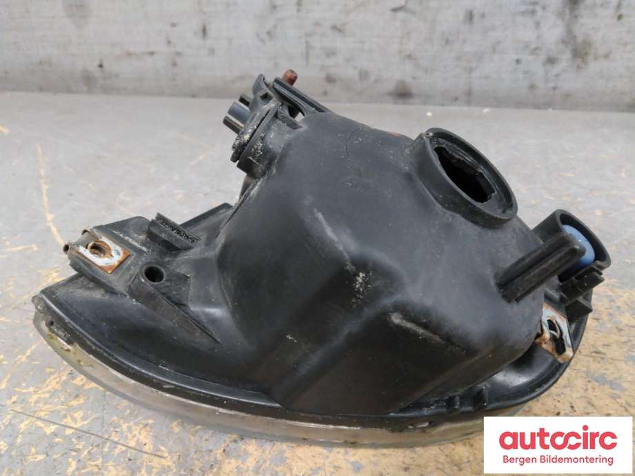 Tåkelykt høyre foran til BMW 3-Serie 2005-2011 (E90/E91/E92/E93) (E90/E91/E92/E93) (BMW|63 17 6 937 466||634.01.000.01)
