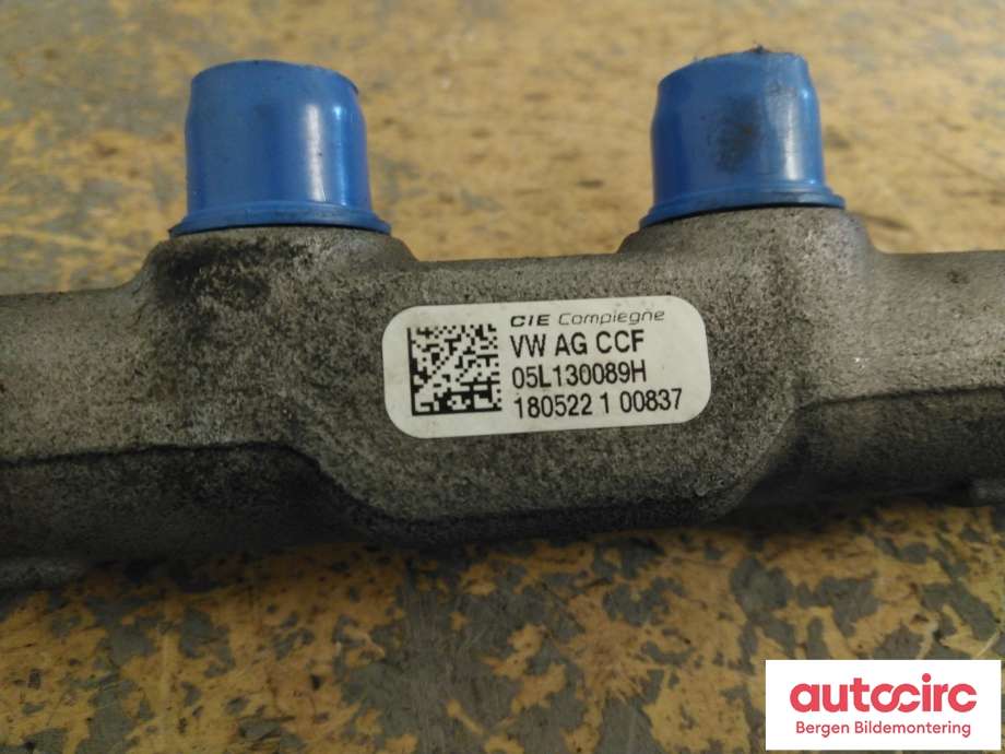 Dyseskinne (fuelrail) til VW Caddy 2015-2020 (Type III, Fase 3) (VOLKSWAGEN|05L 130 089 H||05L 130 089 J)