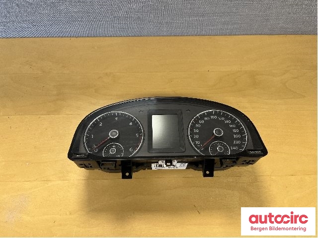 Speedometer til VW Caddy 2010-2015 (Type III, Fase 2) (VOLKSWAGEN|2K0 920 875 L|)