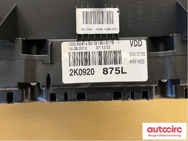 Speedometer til VW Caddy 2010-2015 (Type III, Fase 2) (VOLKSWAGEN|2K0 920 875 L|)