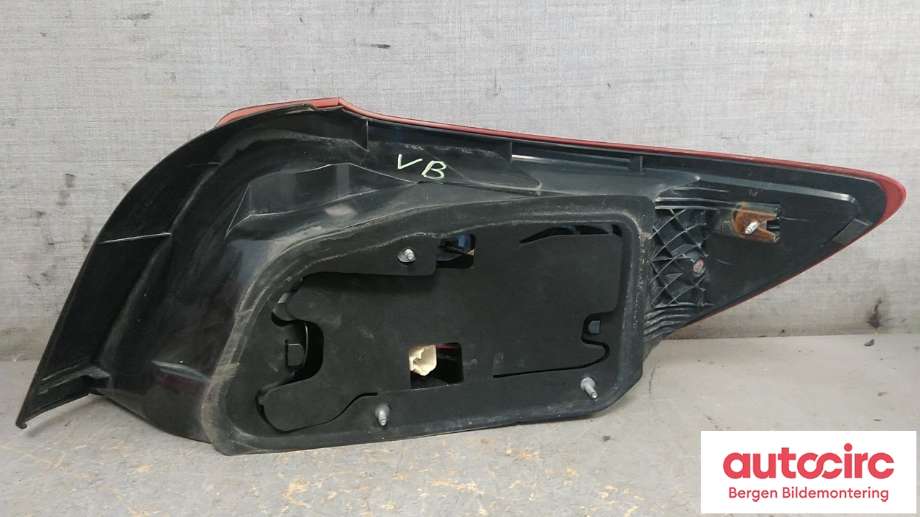 Baklykt venstre til Suzuki Kizashi 2010-2014 (SUZUKI|35670-57L10|)