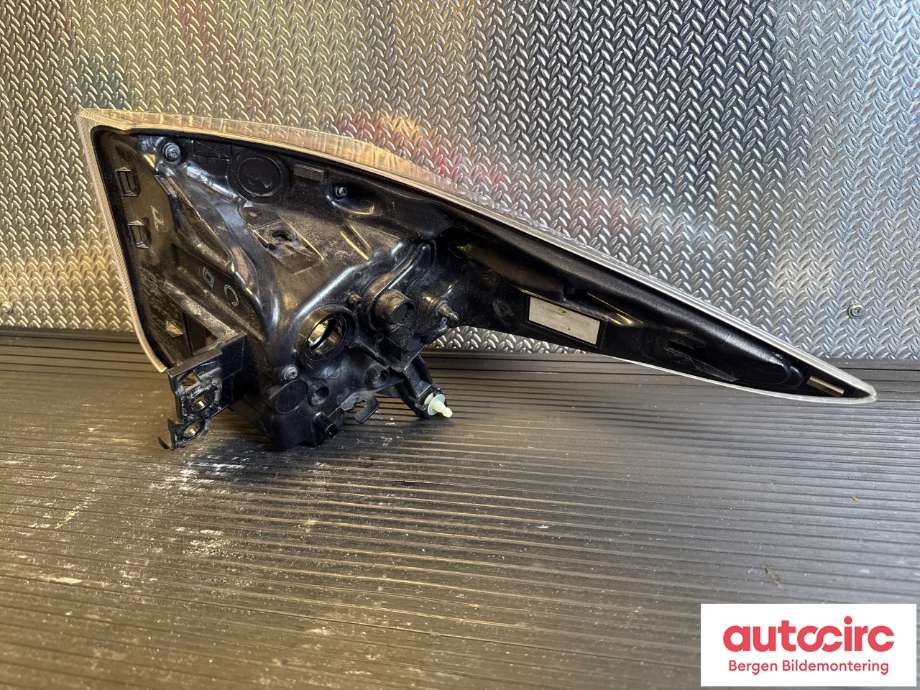 Baklykt venstre til Toyota Prius 2016-2023 (Type IV) (combi) (combi) (TOYOTA|8155147282|)