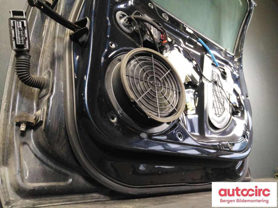Dør høyre foran til Audi A4 2007-2014 (Type IV) (B8) (B8) (AUDI|8K0 831 052 J|)