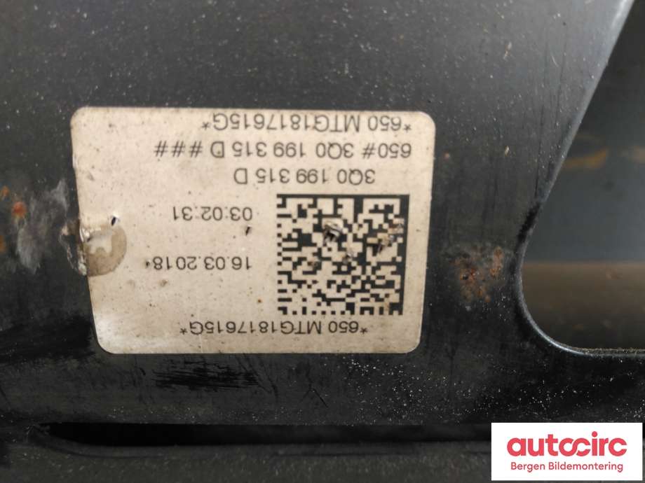 Travers foran hoved til VW Touran 2015-2021 (Type II)  (VOLKSWAGEN|3Q0 199 315 D|)