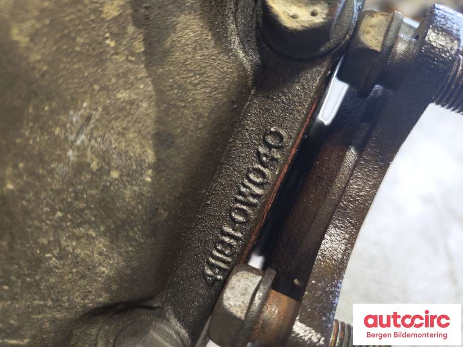 Kardang til Toyota Hiace 2007-2012 (Fase 3)  (TOYOTA|4111026570|)