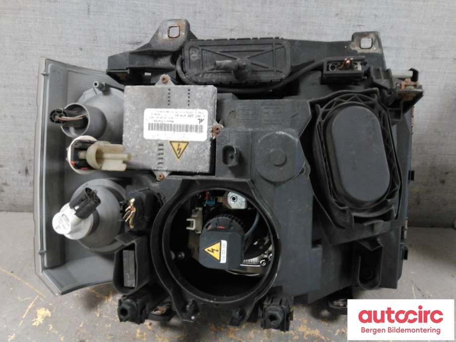 Frontlykt høyre xenon til Land Rover Range Rover 2002-2012 (Type III)  (LAND-ROVER|XBC001301|)