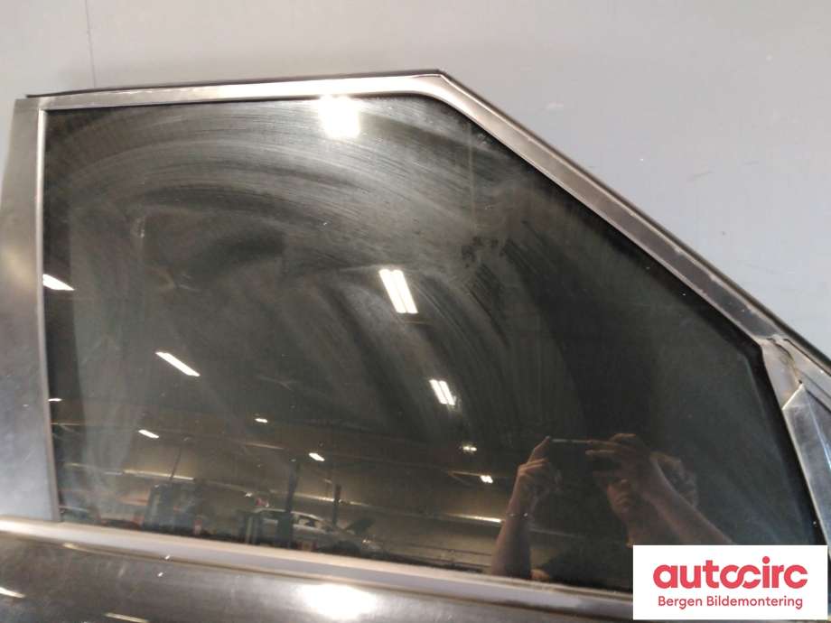 Dør høyre foran til Land Rover Range Rover 2002-2012 (Type III) (LAND-ROVER|BDA760061|)
