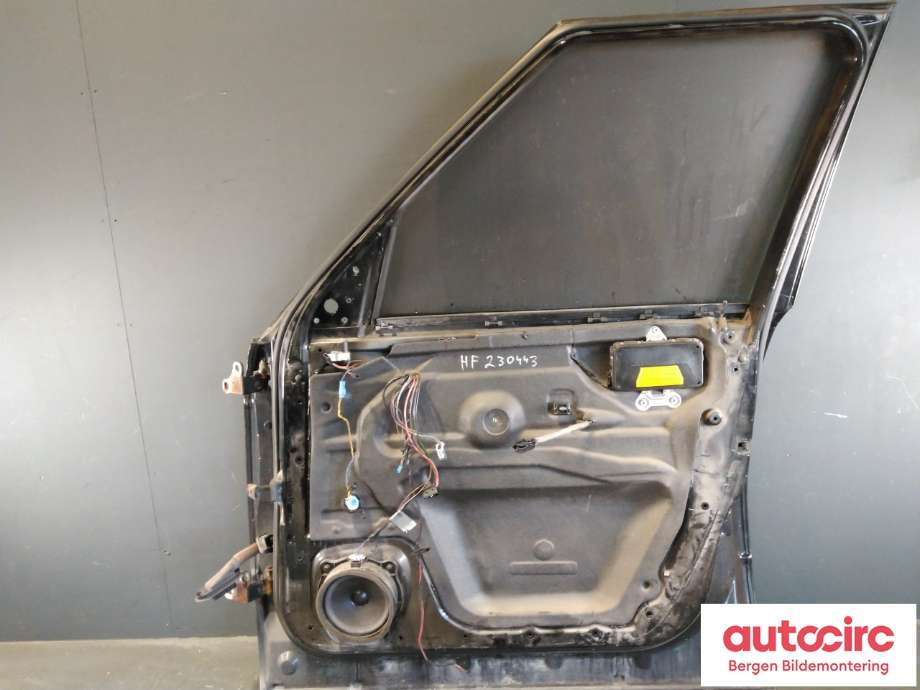 Dør høyre foran til Land Rover Range Rover 2002-2012 (Type III) (LAND-ROVER|BDA760061|)