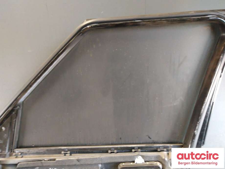Dør høyre foran til Land Rover Range Rover 2002-2012 (Type III) (LAND-ROVER|BDA760061|)