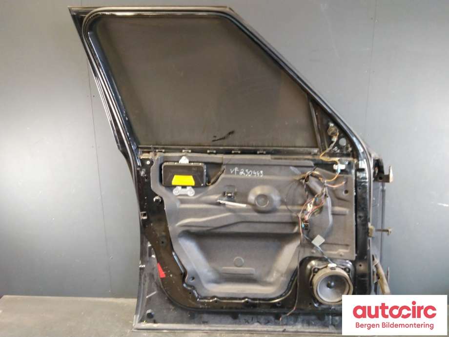 Dør venstre foran til Land Rover Range Rover 2002-2012 (Type III)  (LAND-ROVER|BDA760071|)