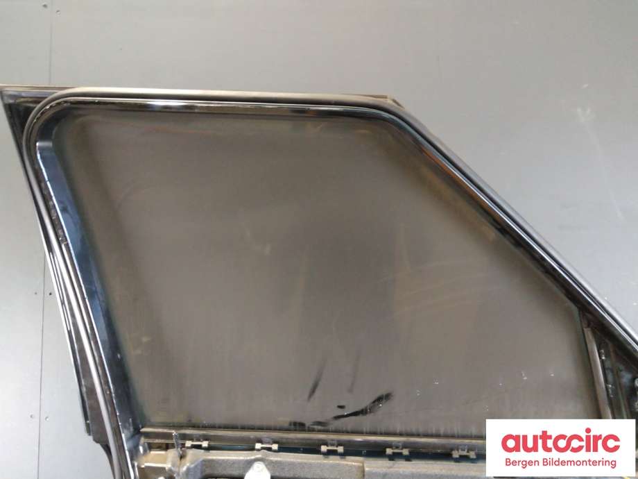 Dør venstre foran til Land Rover Range Rover 2002-2012 (Type III)  (LAND-ROVER|BDA760071|)