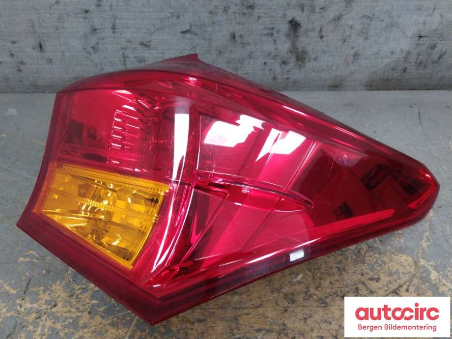 Baklykt høyre til Toyota Auris 2013-2015 (Type II, Fase 1)  (TOYOTA|8155102710|)