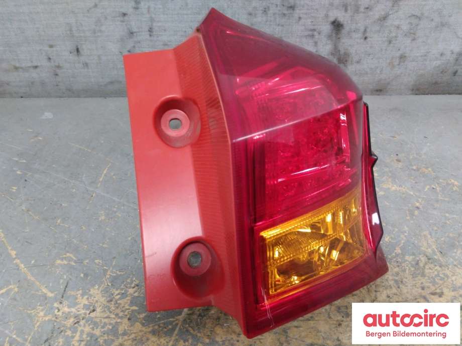Baklykt høyre til Toyota Auris 2013-2015 (Type II, Fase 1)  (TOYOTA|8155102710|)
