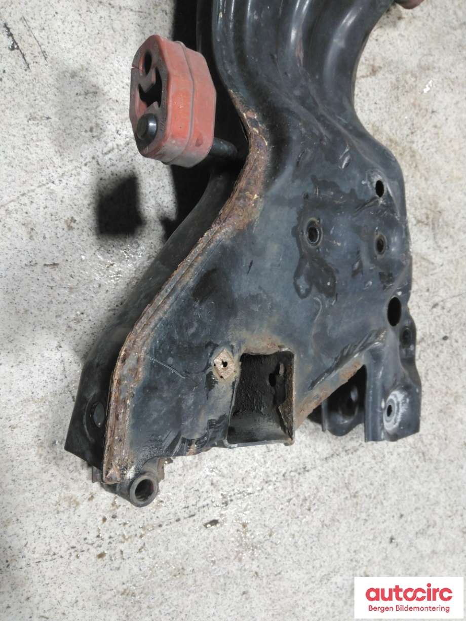 Travers foran hoved til Audi A1 2010-2014 (Type I, Fase 1) (AUDI|6R0 199 315 AD|)