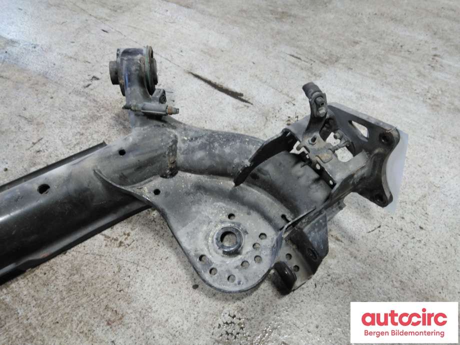 Bakaksel til Ford Puma 2019-->>  (FORD|2494523||L1TC5K952-BE)