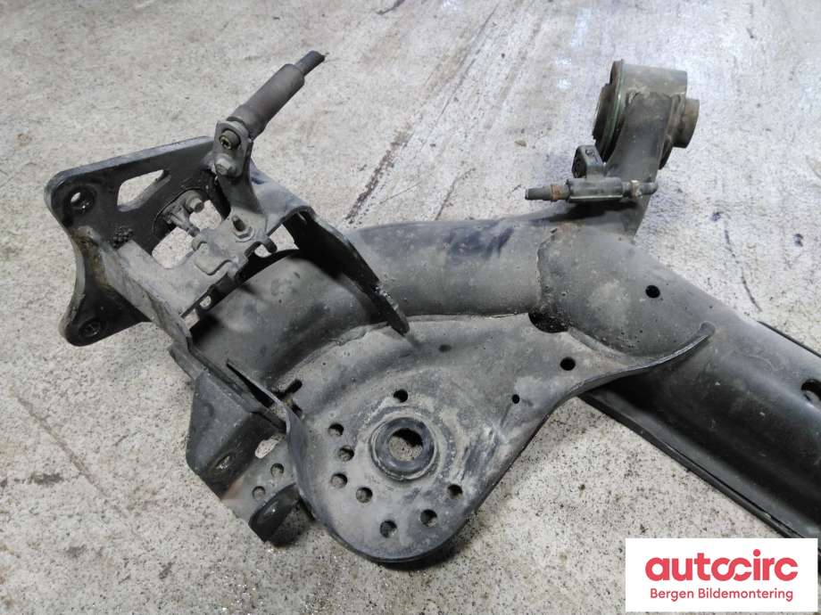 Bakaksel til Ford Puma 2019-->>  (FORD|2494523||L1TC5K952-BE)