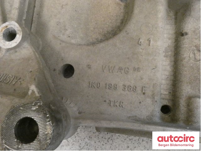 Travers foran hoved til VW Touran 2010-2015 (Type I, Fase 3)  (VOLKSWAGEN|1K0 199 313 AL||1K0199369F)