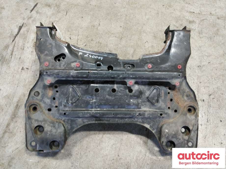 Travers foran hoved til Volvo XC40 2018-2024  (VOLVO|32395141|)