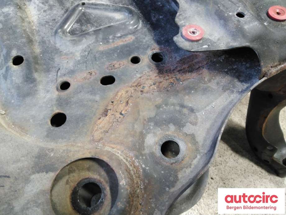 Travers foran hoved til Volvo XC40 2018-2024  (VOLVO|32395141|)