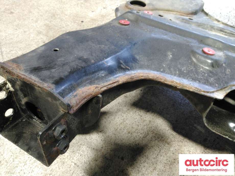 Travers foran hoved til Volvo XC40 2018-2024  (VOLVO|32395141|)