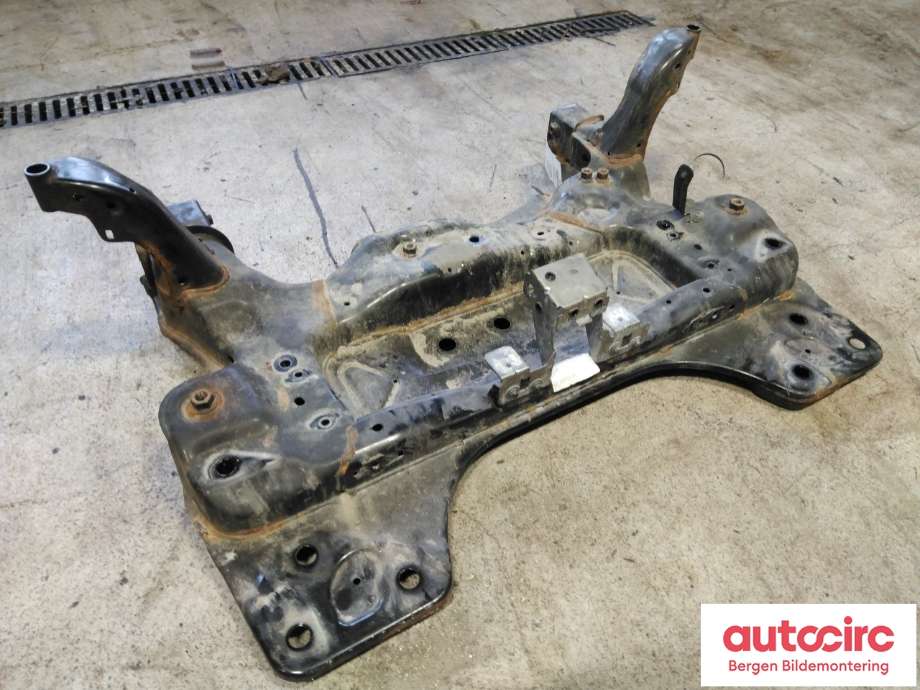 Travers foran hoved til Volvo XC40 2018-2024  (VOLVO|32395141|)