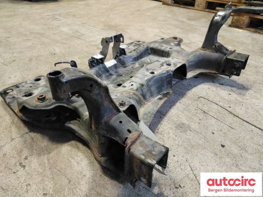 Travers foran hoved til Volvo XC40 2018-2024  (VOLVO|32395141|)