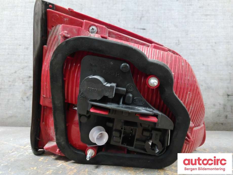 Baklykt høyre indre til VW Touran 2010-2015 (Type I, Fase 3)  (VOLKSWAGEN|1T0 945 094 A||1T0 945 094)